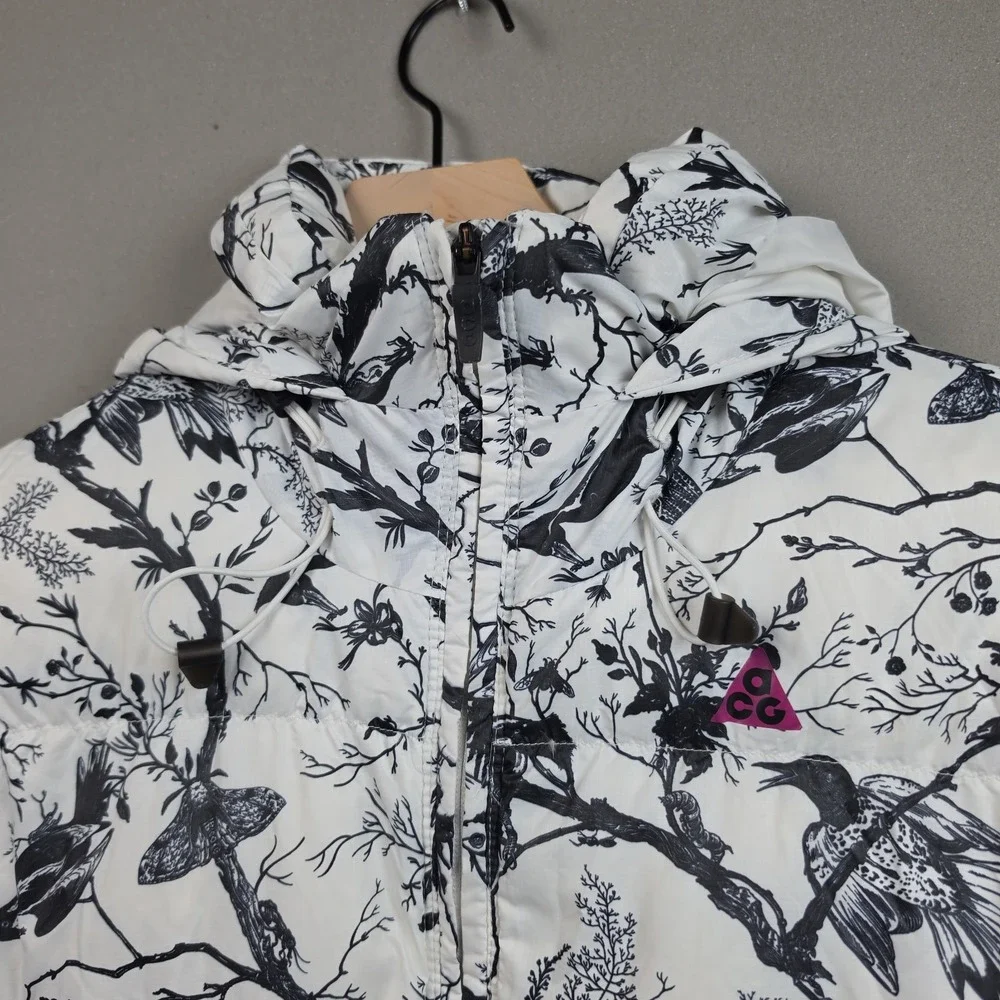 Nike ACG 800 Hooded Down Puffer Jacket Womens XS White Black Bird Toile Print